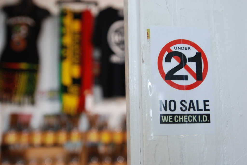 My cam hut thuoc la anh 1