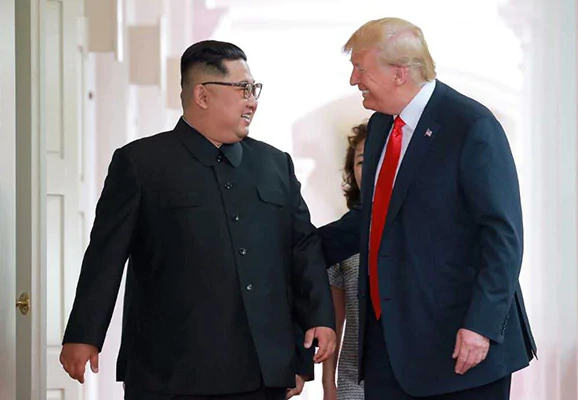 Tu Singapore den HN: Duong gap ghenh sau cuoc gap Trump - Kim lan dau hinh anh