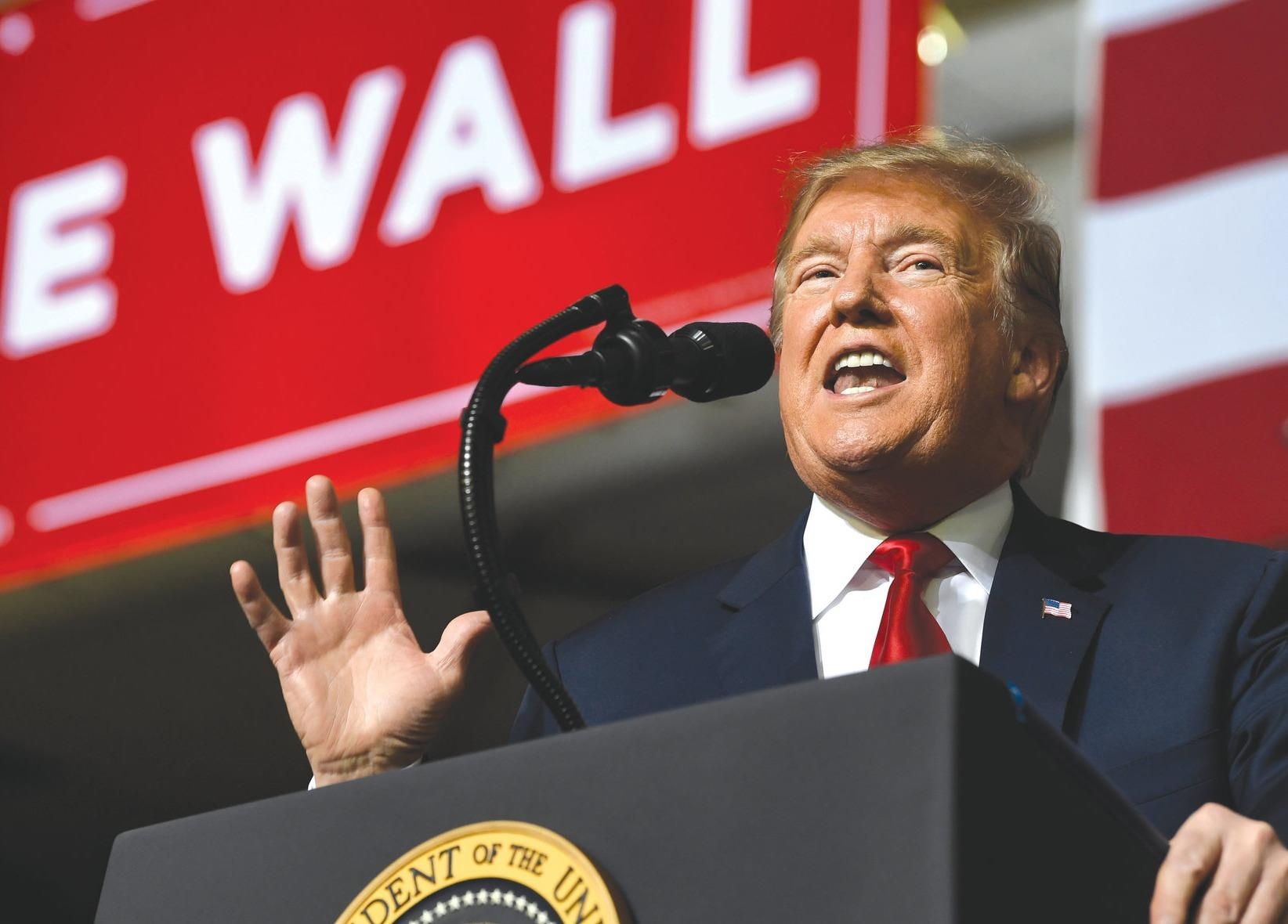 16 bang kien TT Trump vi ra lenh khan cap de xay tuong bien gioi hinh anh