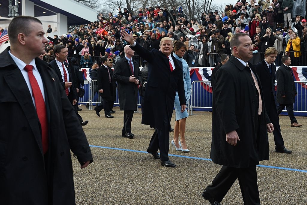 mật vụ Mỹ bảo vệ tổng thống Trump ảnh 2 mat vu My bao ve tong thong Trump anh 2