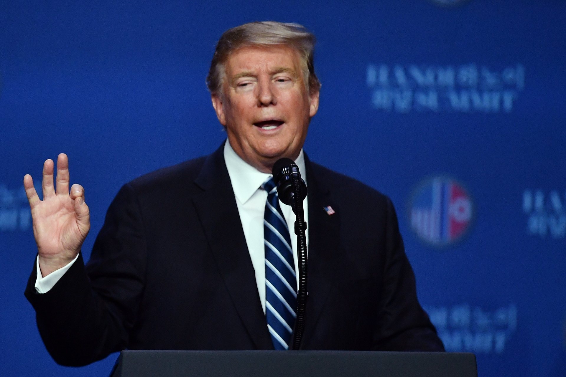 TT Trump: 'Day khong phai thoi diem tot de ky ket bat cu thu gi' hinh anh