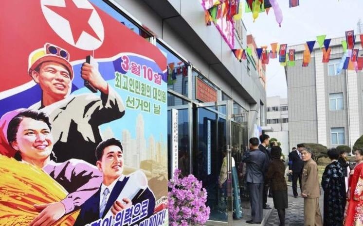 LHQ: Trieu Tien vi pham cam van, tang cuong mua dau, xuat khau than hinh anh