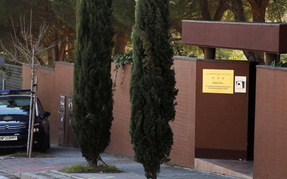 Nhom bi an dot nhap Dai su quan Trieu Tien o Tay Ban Nha hinh anh