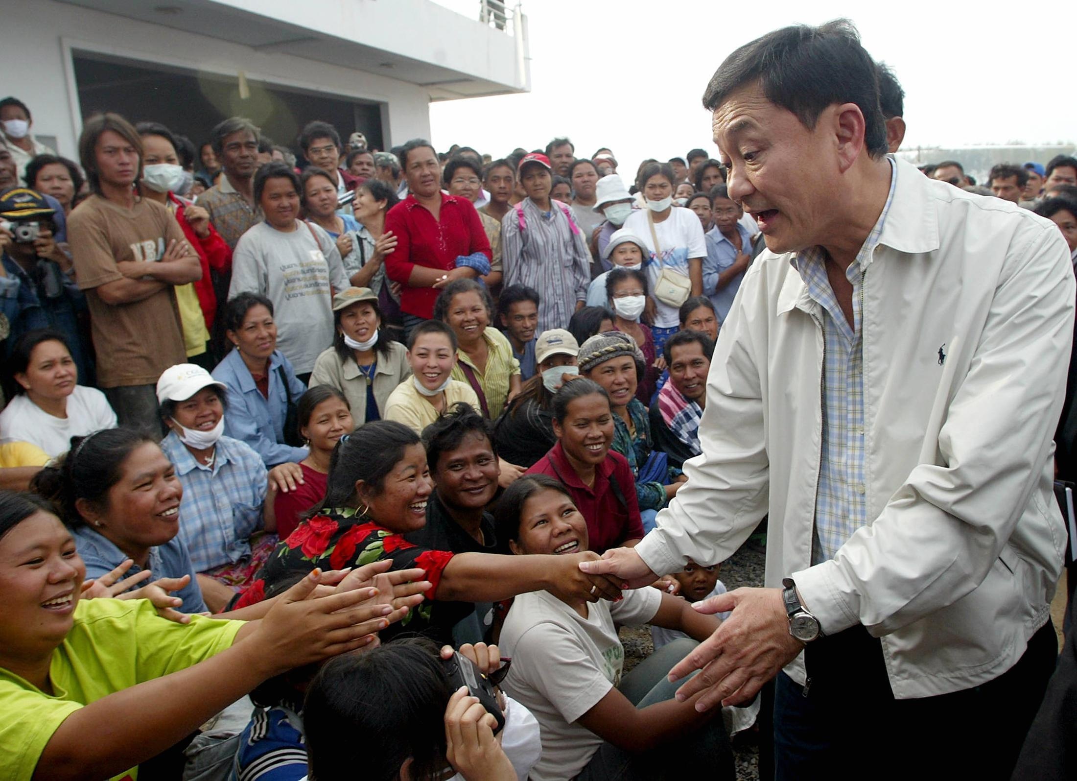 Thaksin bi truong quan doi thu hoi giai thuong anh 1