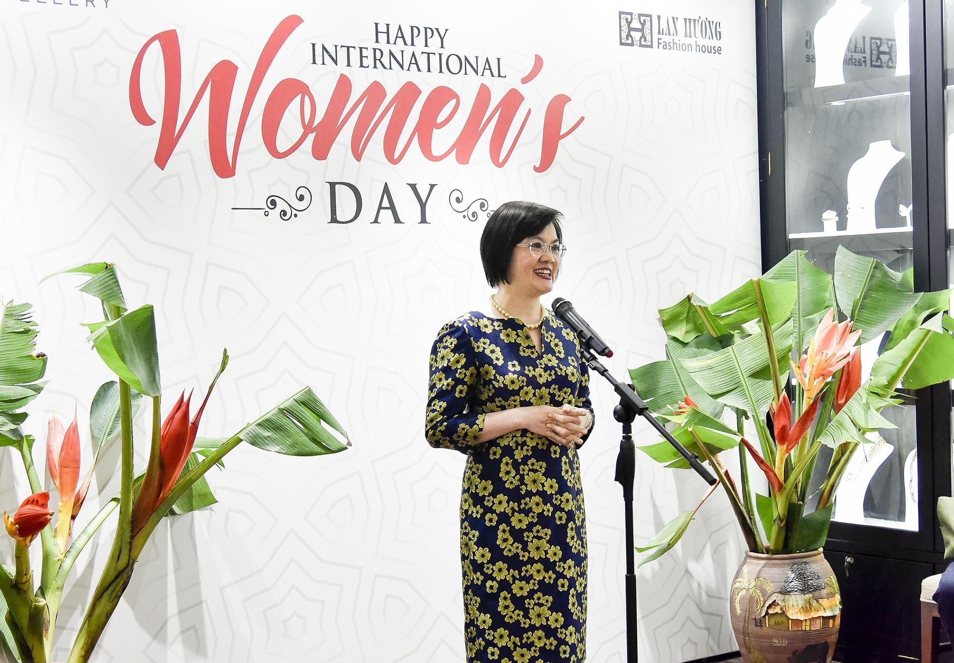 Phu nhân Đại sứ gặp mặt nhân ngày Quốc tế Phụ nữ ảnh 1 Phu nhan Dai su gap mat nhan ngay Quoc te Phu nu anh 1