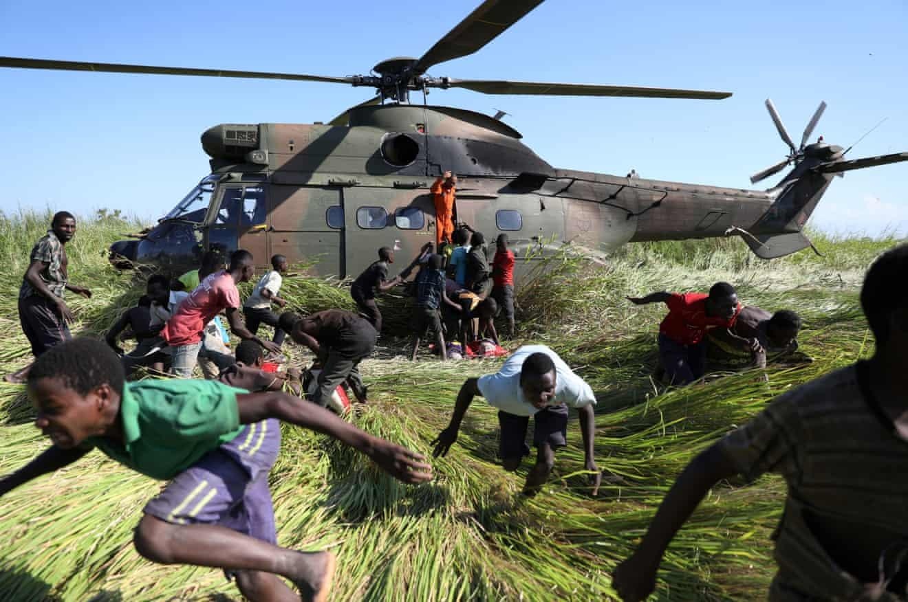 Hau sieu bao Idai, may bay Boeing 737 xep kho lot top anh tuan hinh anh