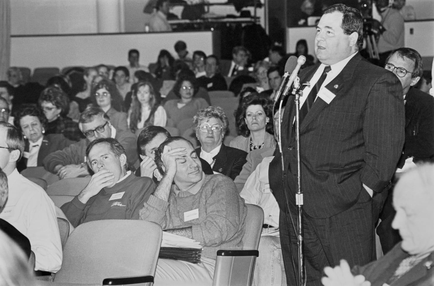 Trump doi dau phe Dan chu anh 3