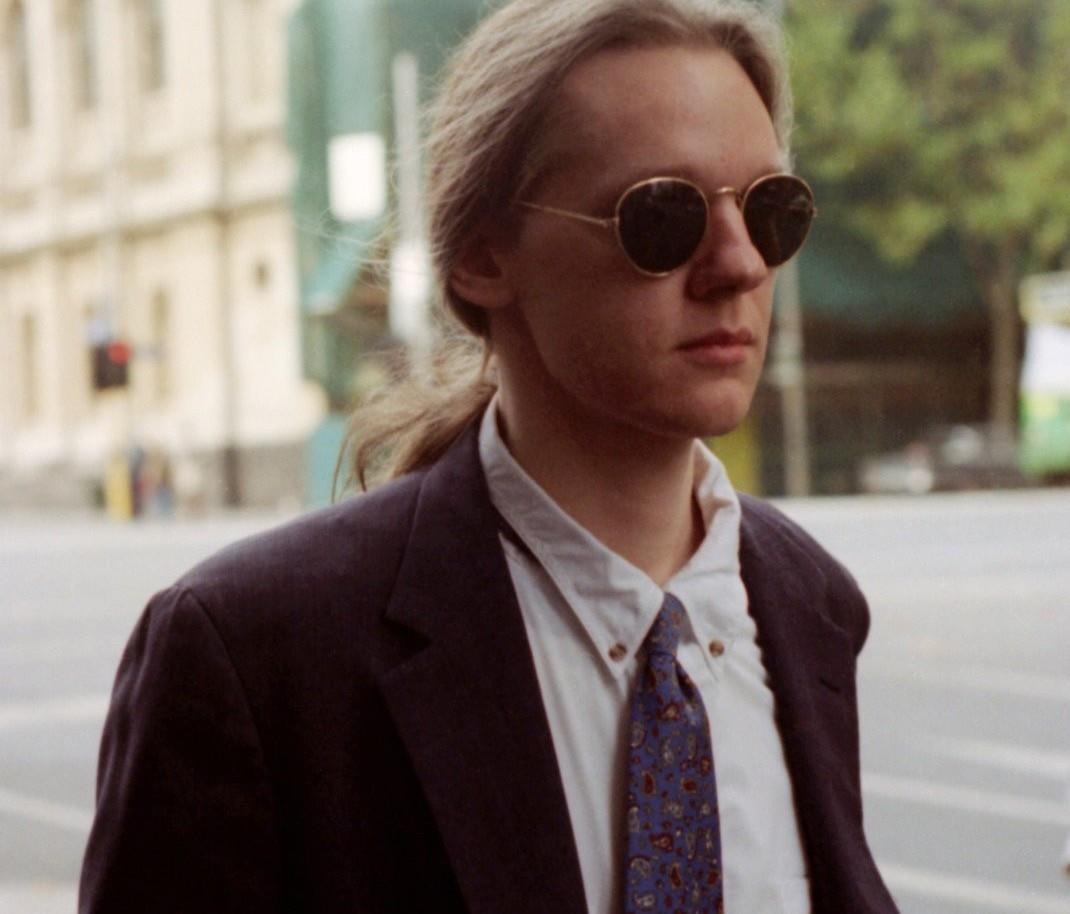 WikiLeaks va Julian Assange: Chuyen dai chua bao gio co hoi ket hinh anh