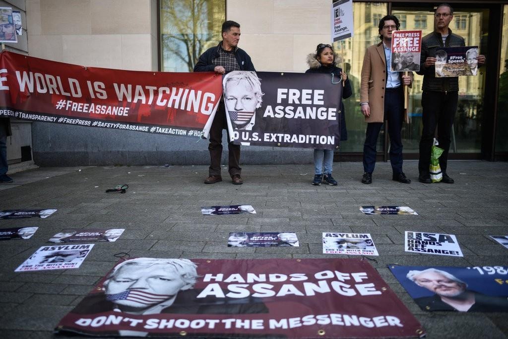 Julian Assange: nguoi hung hay ke lam mat on dinh the gioi anh 5