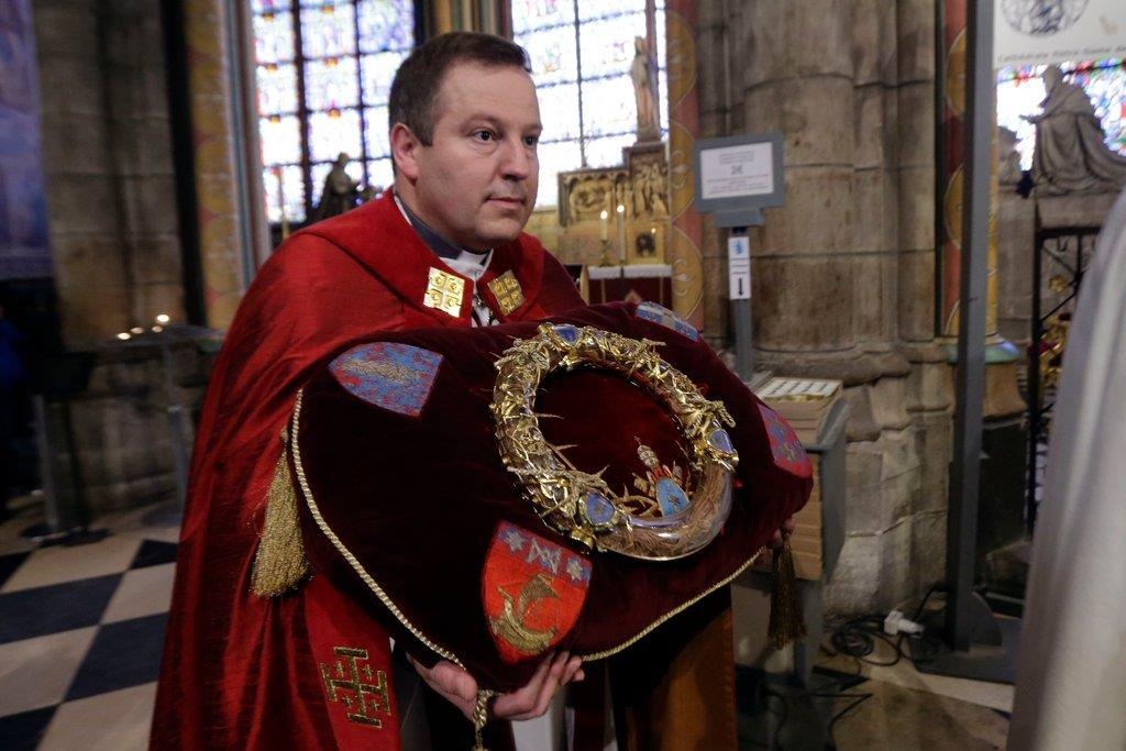 Nhung bau vat cua Nha tho Duc Ba Paris anh 2