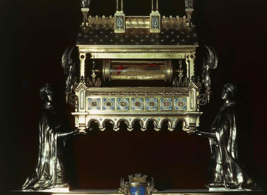 Nhung bau vat cua Nha tho Duc Ba Paris anh 4