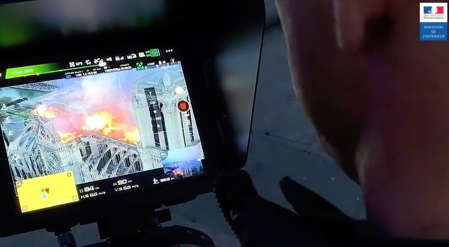 Robot sẽ trùng tu Nhà thờ Đức Bà Paris ảnh 2 Robot se trung tu Nha tho Duc Ba Paris anh 2