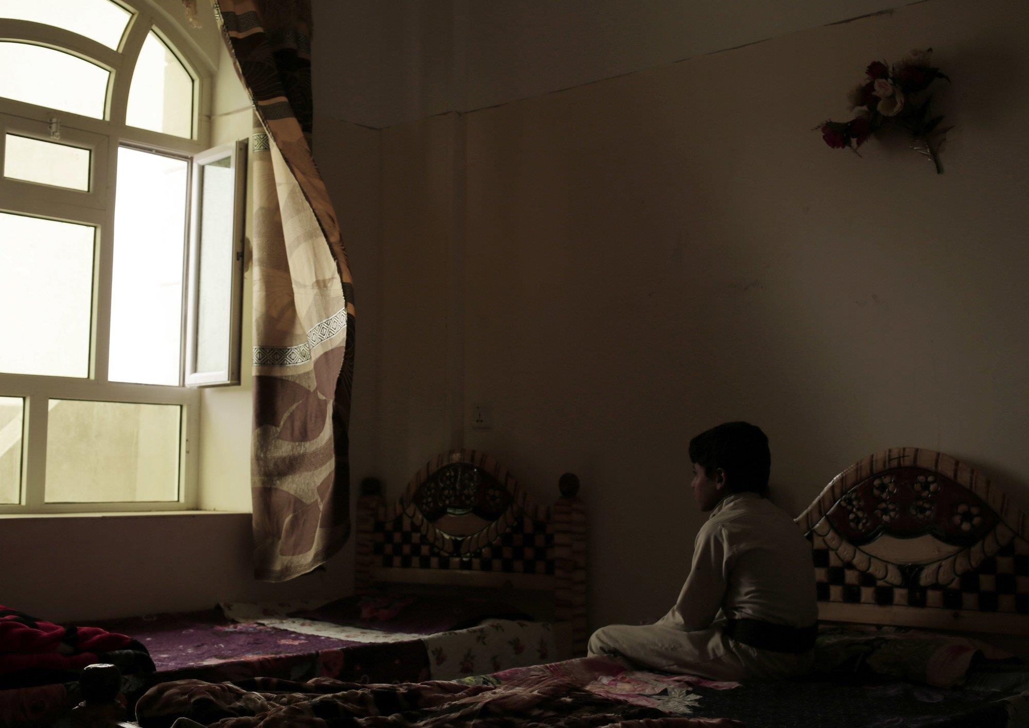 Nhung dua tre phai cam sung trong cuoc chien Yemen anh 7