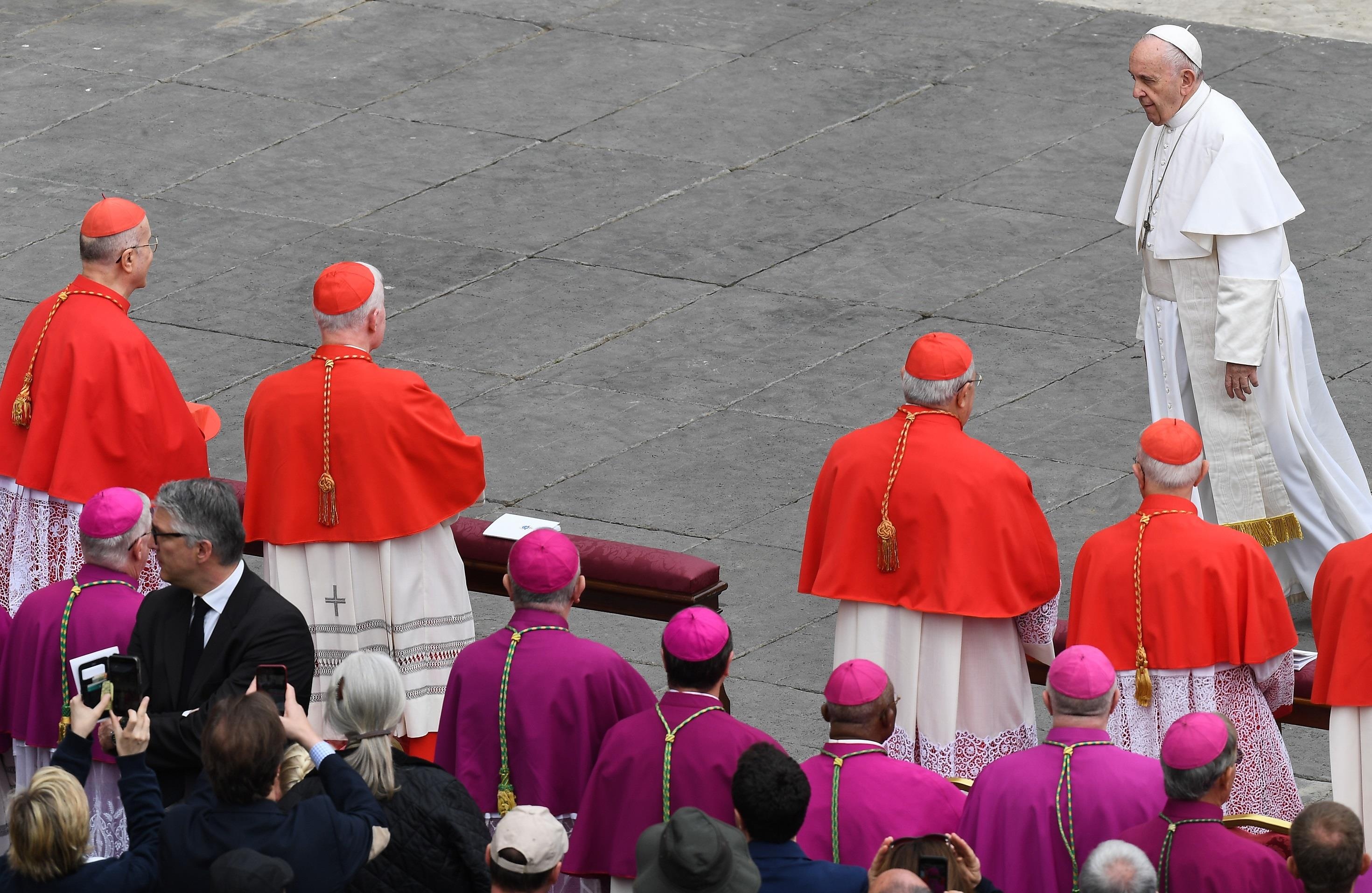 Giao hoang cu hanh thanh le Phuc sinh tai Vatican anh 10