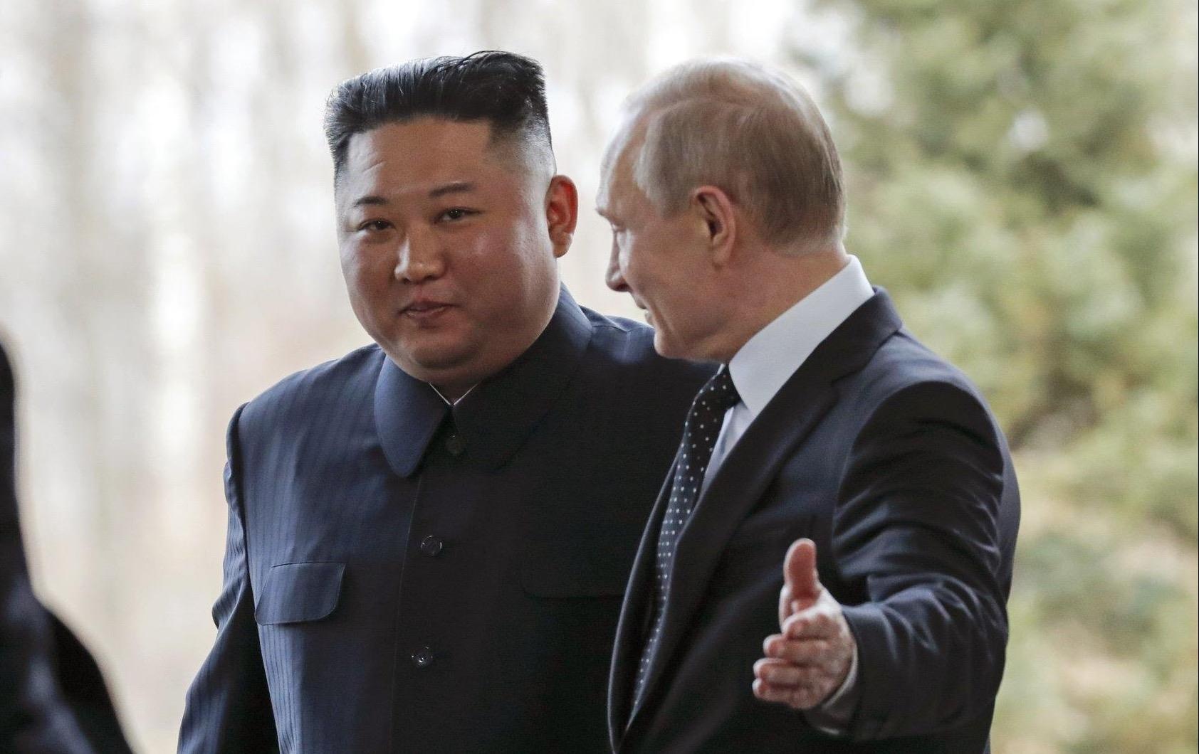 TT Putin pha vo thoi quen trong cuoc gap ong Kim Jong Un hinh anh