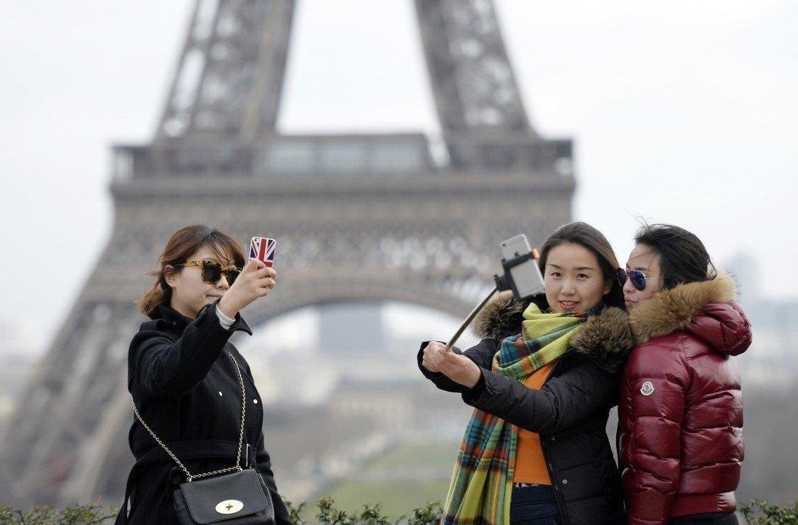 'My nhan moc tui' - su quan TQ canh bao du khach toi Paris hinh anh