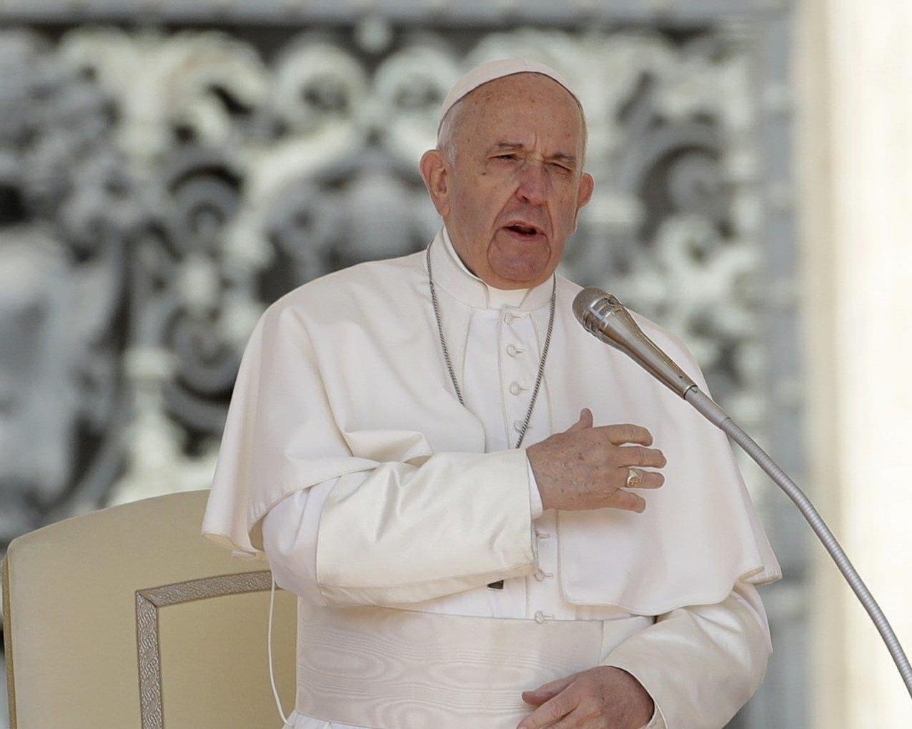 Giao hoang buoc linh muc, nu tu phai bao cac vu lam dung tinh duc hinh anh