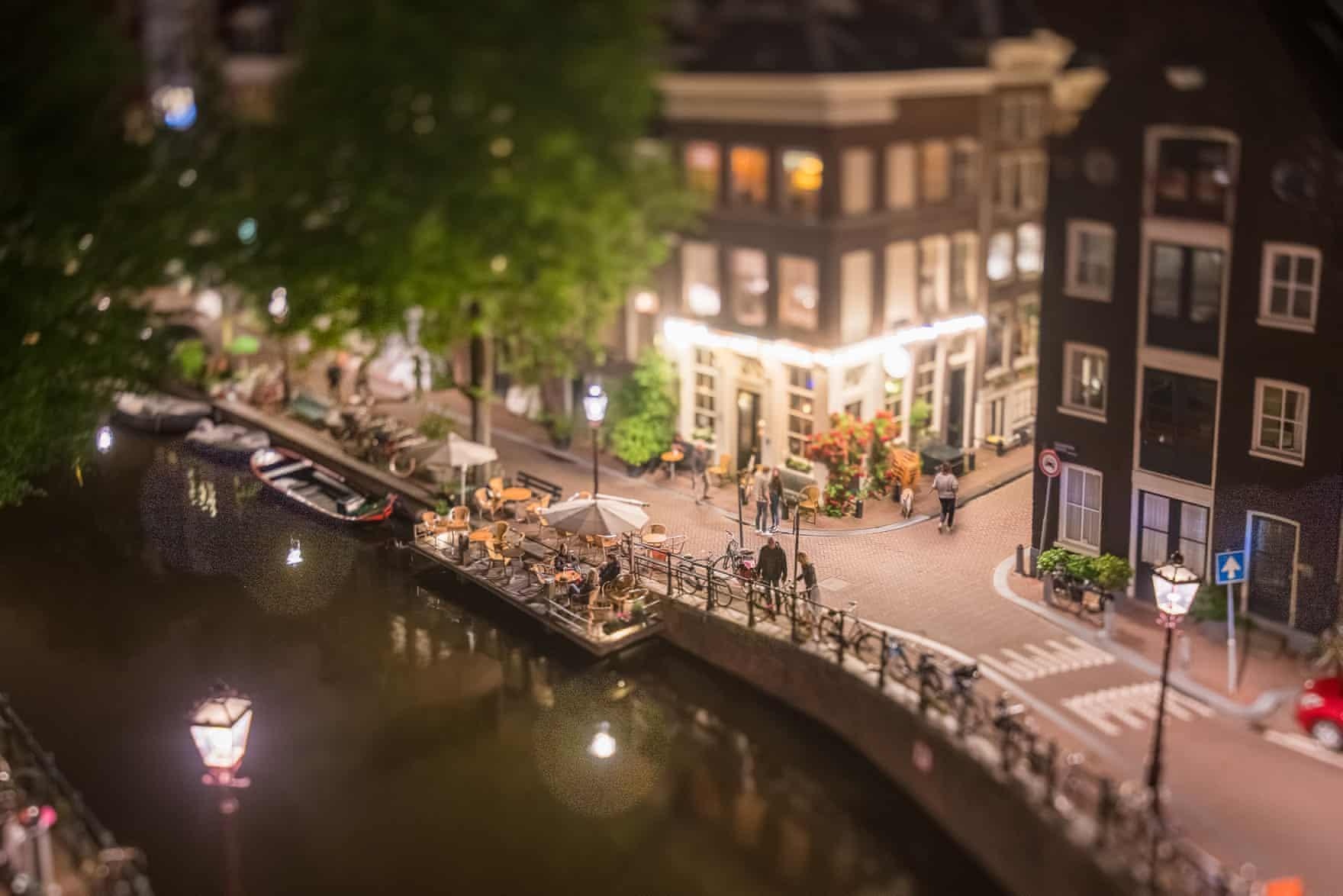Amsterdam nhu thanh pho do choi duoi ong kinh tilt-shift hinh anh