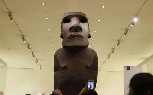 Bao tang Anh xem xet tra lai tuong da khong lo cho dao Phuc Sinh hinh anh