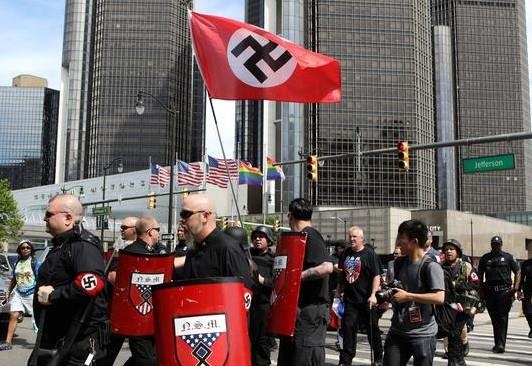 Nhom tan phat xit mang hung khi den quay roi le hoi LGBT o My hinh anh