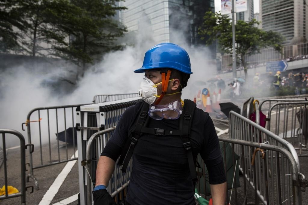 Canh sat Hong Kong ban hoi cay vao nguoi bieu tinh anh 13
