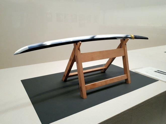 Kiem chuyen dung chem dau duoc trung bay o Nhat hinh anh