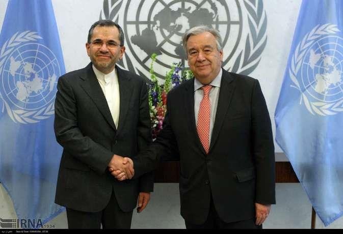 Iran noi may bay My bi ban roi dang lam nhiem vu do tham anh 1