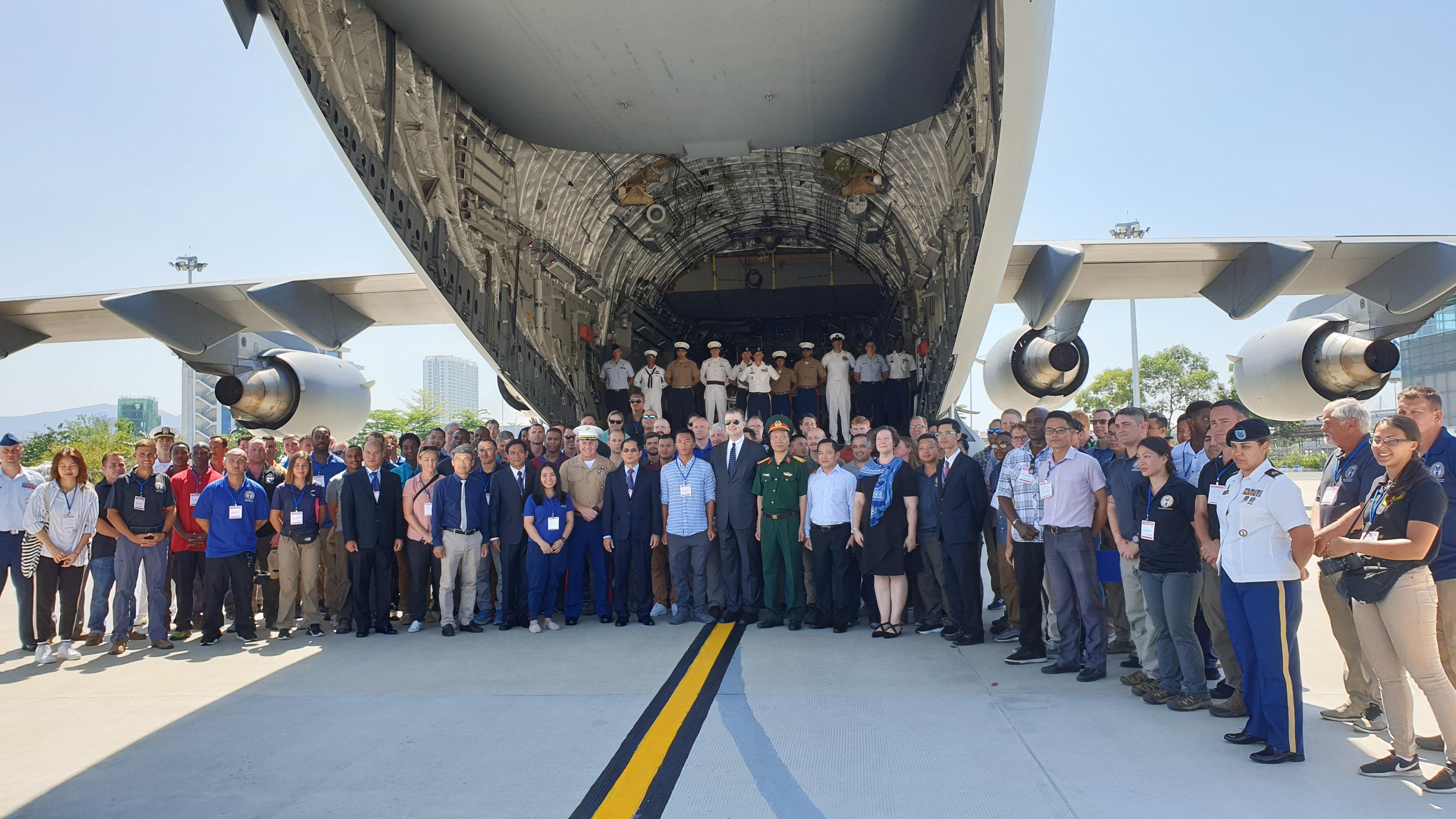 Hoi huong hai cot linh My anh 2