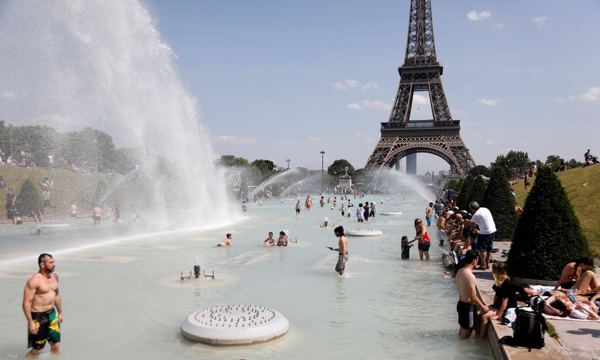 'Dia nguc dang toi' - chau Au trong ngay dau tien cua dot nong ky luc hinh anh