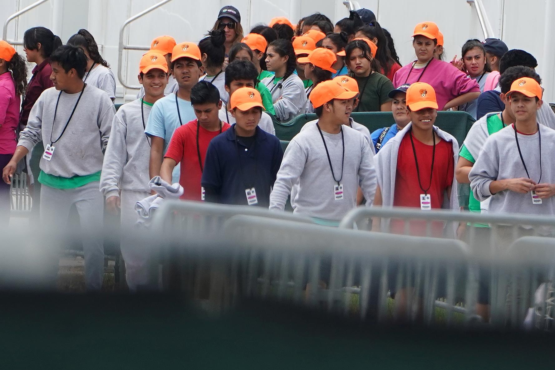 Nguoi nhap cu vao My anh 9