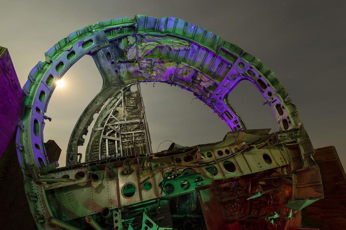 nghia dia may bay o California anh 5