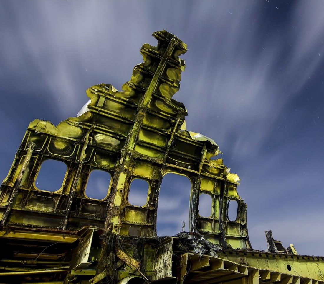 nghia dia may bay o California anh 7