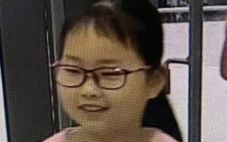 Canh sat Trung Quoc dau dau tim kiem be gai mat tich bi an hinh anh