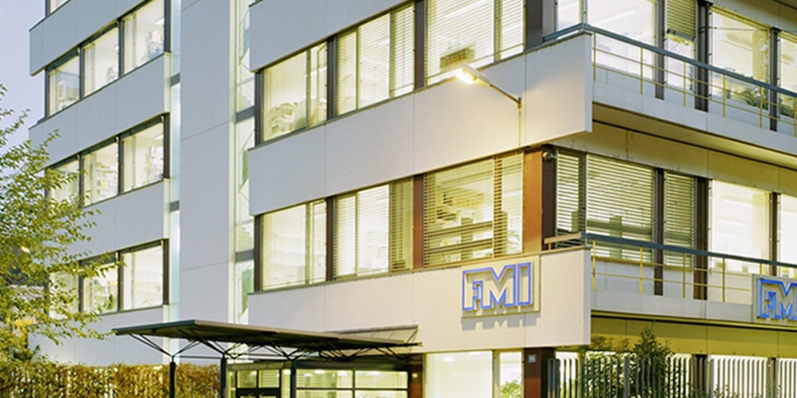 Thụy Sĩ dẫn độ nhà khoa học Trung Quốc tới Mỹ ảnh 1 Thuy Si dan do nha khoa hoc Trung Quoc toi My anh 1