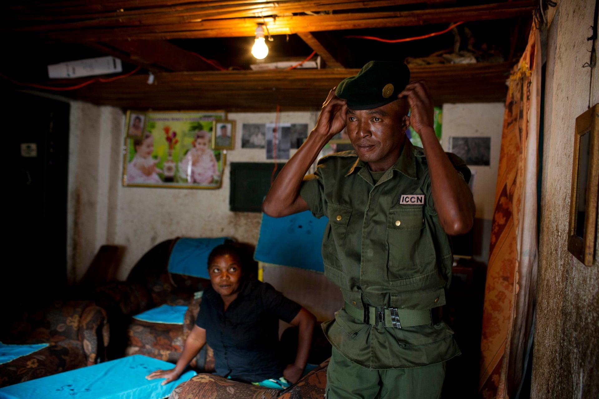 Cuoc chien giu rung de bao ve loai tinh tinh anh 6