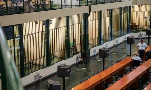 Đi tù 3 năm chỉ vì một lời nhắn kết bạn trên Facebook ảnh 2 Di tu 3 nam chi vi mot loi nhan ket ban tren Facebook anh 2