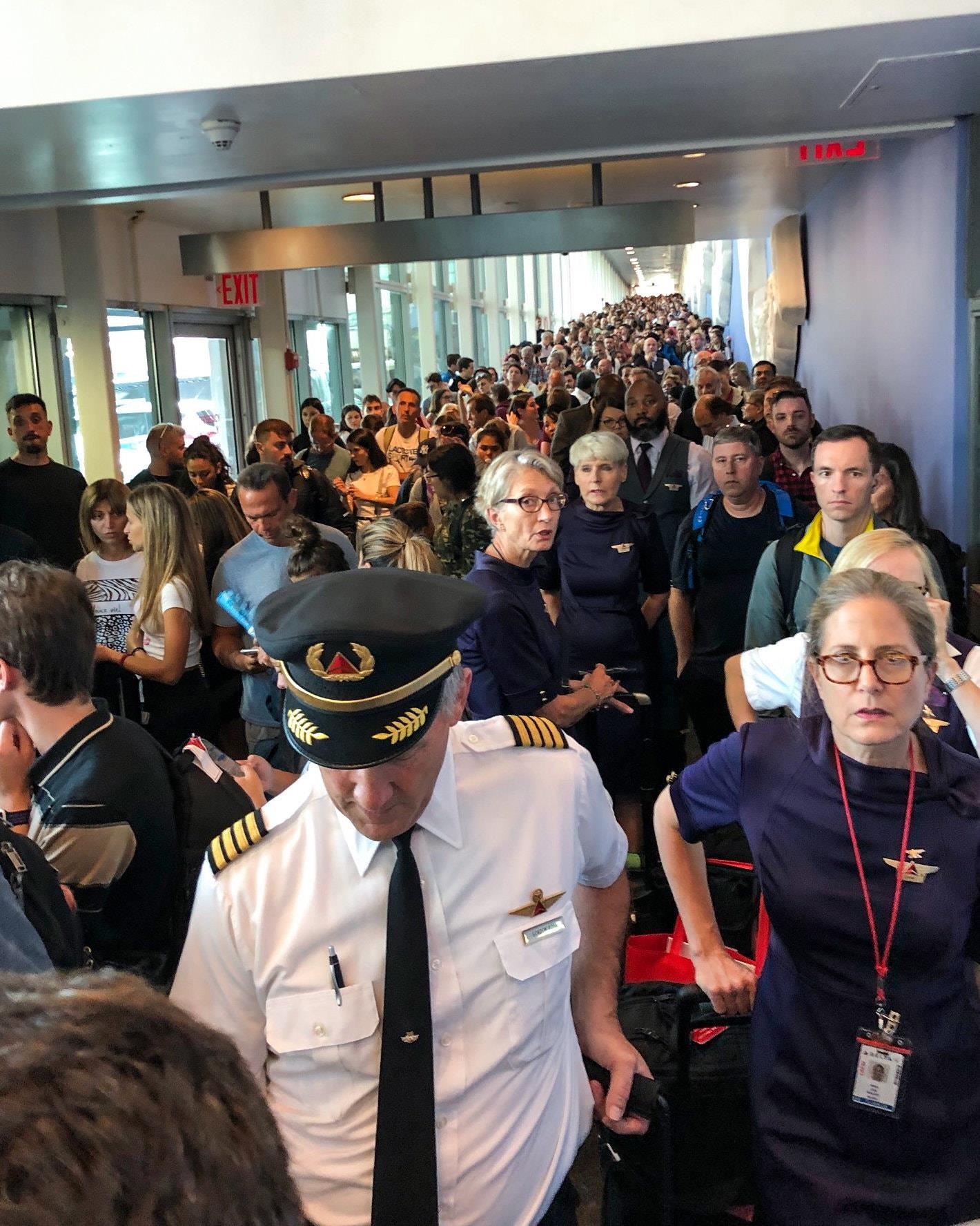 Hàng loạt sân bây Mỹ gặp sự cố ảnh 1 Hang loat san bay My gap su co anh 1