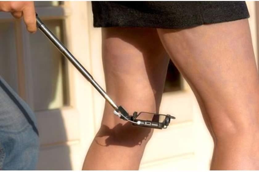 Nguoi dan ong bi bat vi quay len duoi vay 500 phu nu o Tay Ban Nha hinh anh