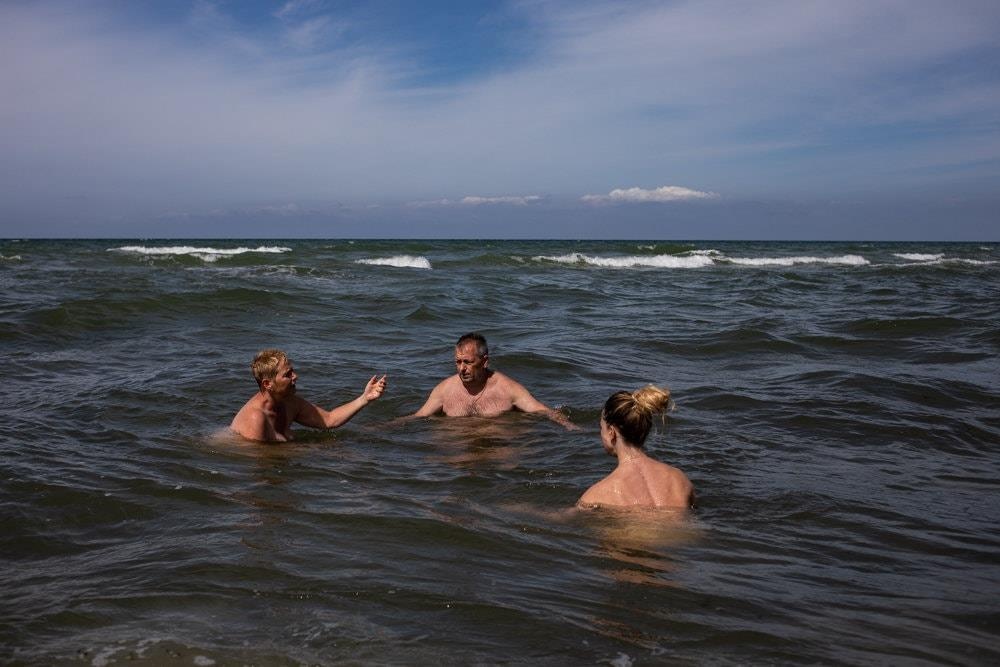 Nguoi Duc ngay cang thich khoa than lam moi thu anh 9