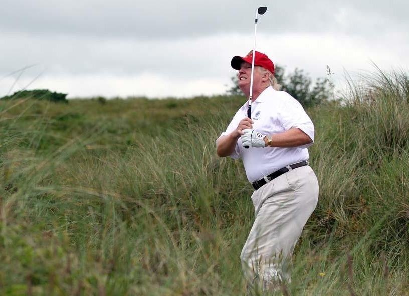 Phe Dan chu dieu tra bat dong san cua TT Trump cho kha nang luan toi hinh anh