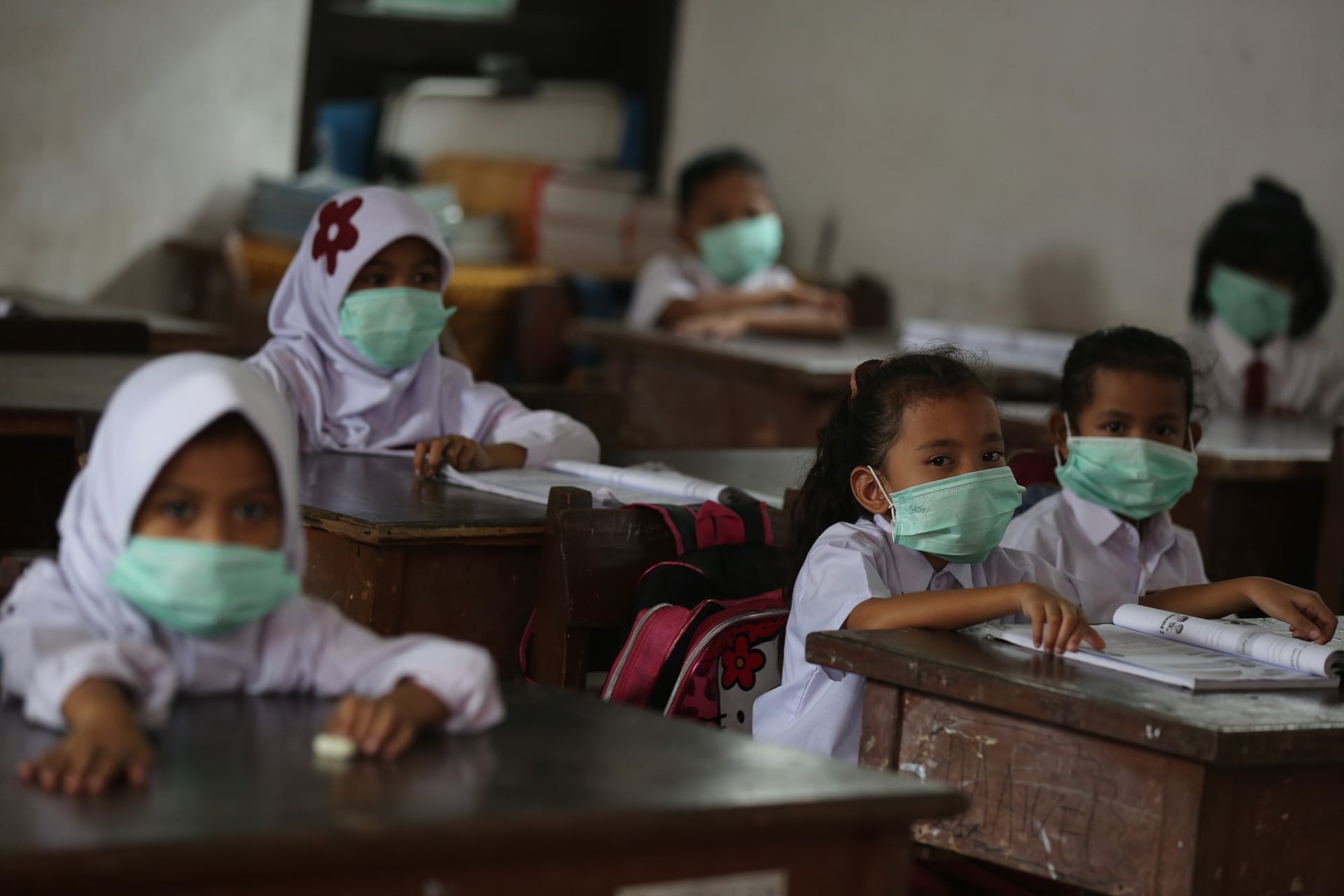 Indonesia ngạt thở trong làn khói dày đặc do cháy rừng ảnh 9 Indonesia ngat tho trong lan khoi day dac do chay rung anh 9