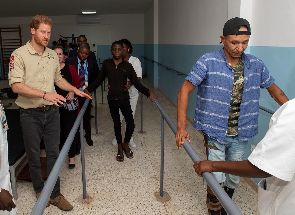 Hoang tu Harry va cong nuong Diana anh 6