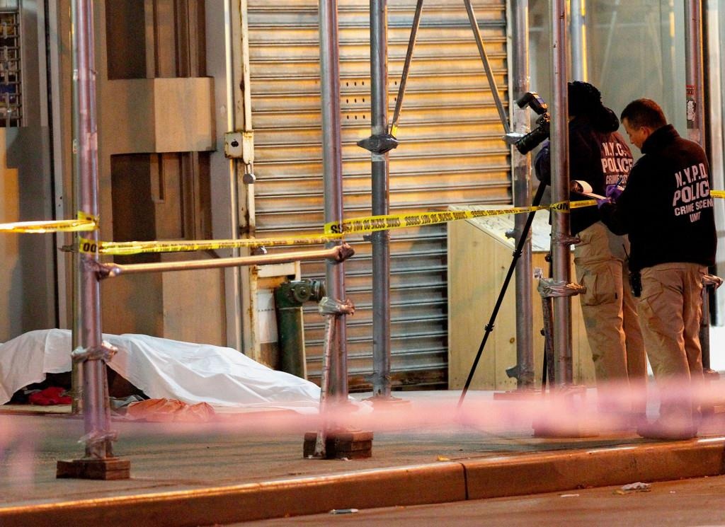 4 nguoi vo gia cu bi danh chet o pho Tau New York hinh anh