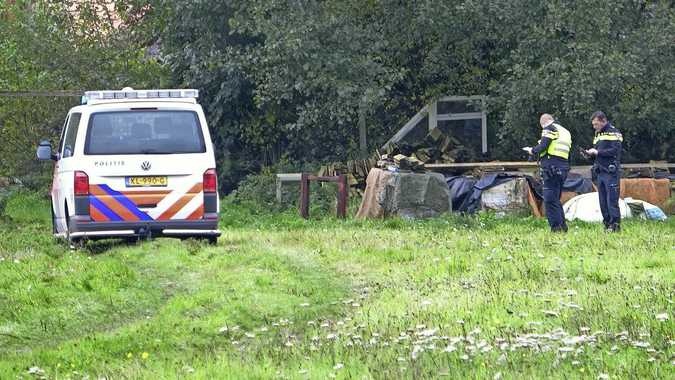 Ha Lan cuu 6 anh em bi cha nhot nhieu nam trong trang trai biet lap hinh anh