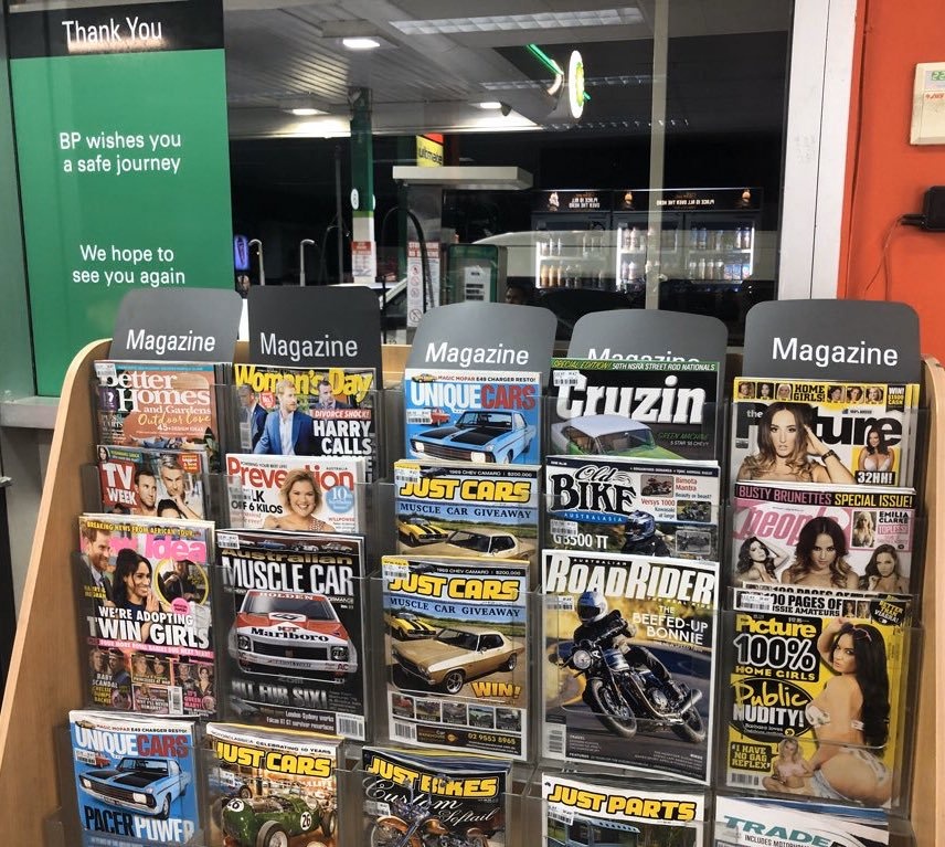 Tap chi khieu dam Australia ngung phat hanh anh 1