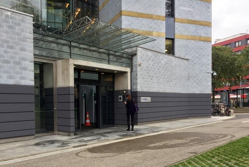 Người Kurd tự thiêu trước trụ sở cơ quan tị nạn LHQ ảnh 1 Nguoi Kurd tu thieu truoc tru so co quan ti nan LHQ anh 1