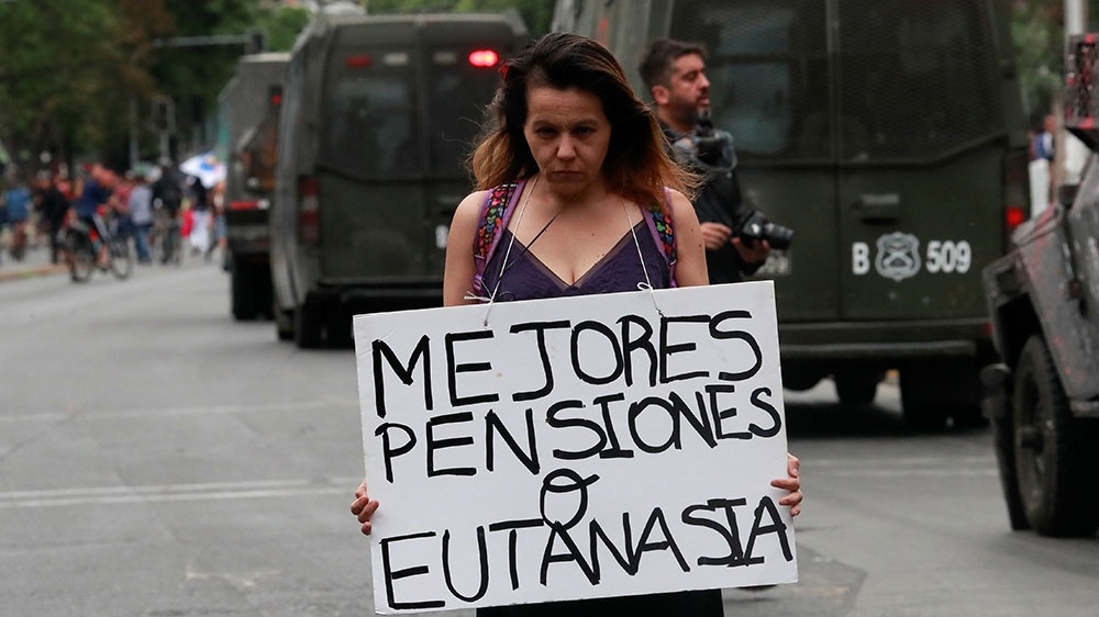 The gioi ca ngoi thanh cong cua Chile, bieu tinh lam phat lo mat toi hinh anh