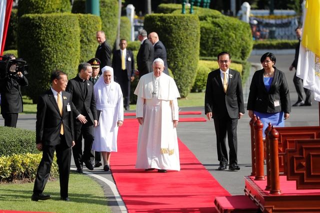 Giáo hoàng lên án tình trạng bóc lột phụ nữ và trẻ em ảnh 1 Giao hoang len an tinh trang boc lot phu nu va tre em anh 1