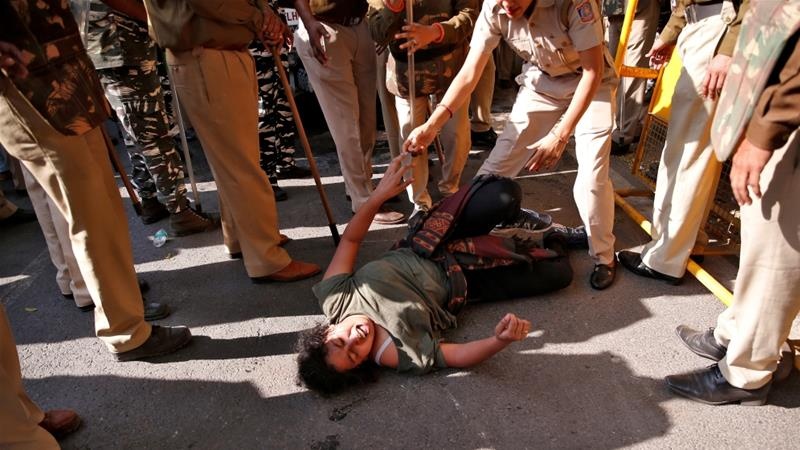 Sinh viên Ấn Độ bạo động vì ký túc xá tăng giá ảnh 1 Sinh vien An Do bao dong vi ky tuc xa tang gia anh 1