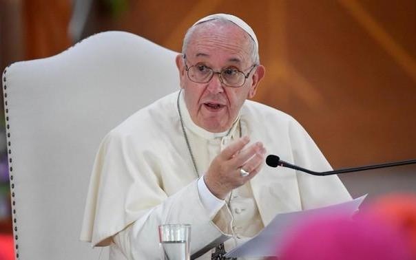 Giao hoang canh bao gioi tre Thai ve cam bay cua cong nghe hinh anh